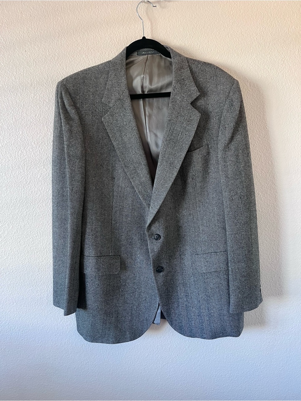 Stanley Blacker For Dillards Men’s Gray Herringbone Two-Button Size 44L